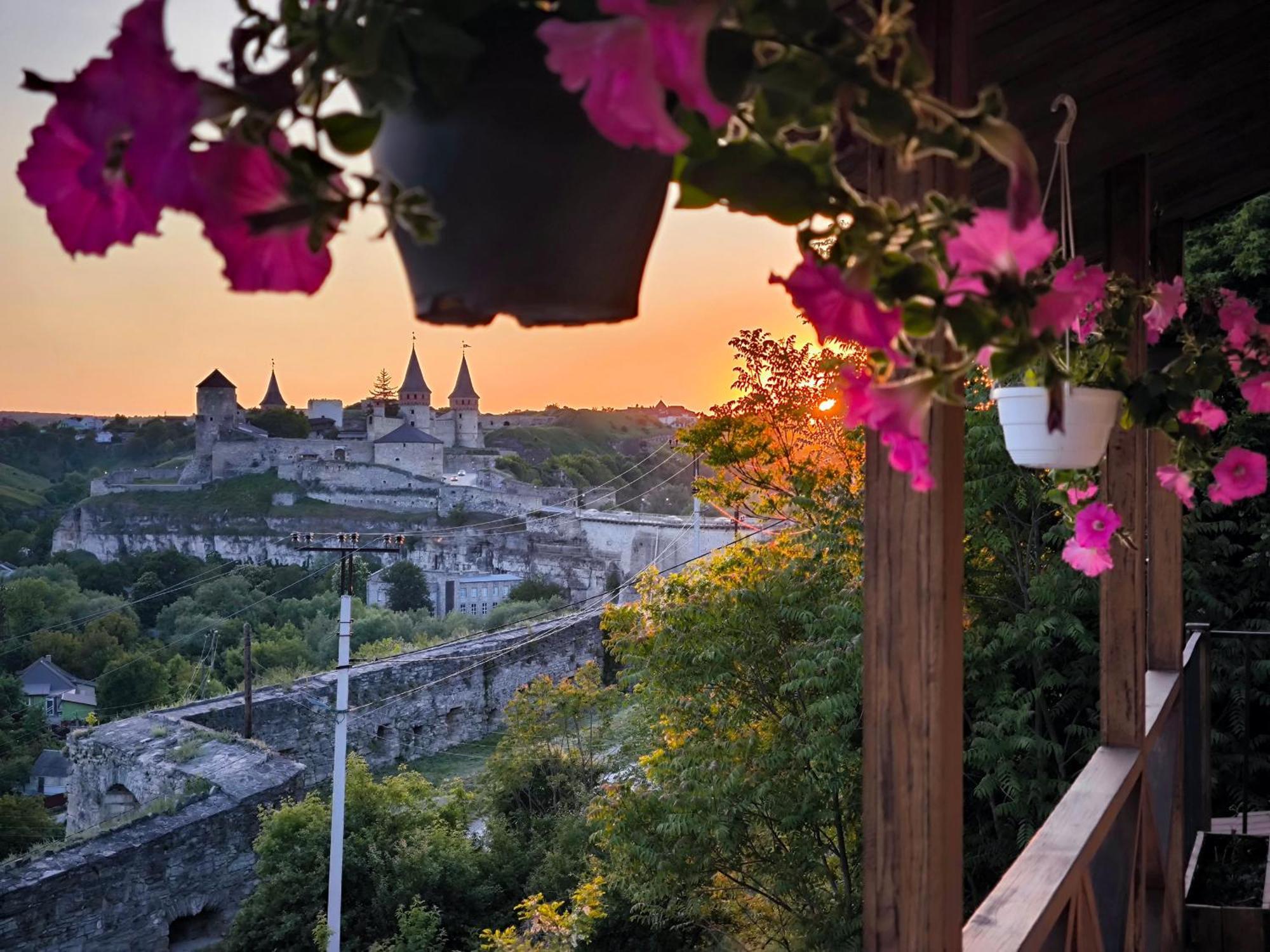 Будинок З Видом На Стару Фортецю Kamianets-Podilsky Extérieur photo